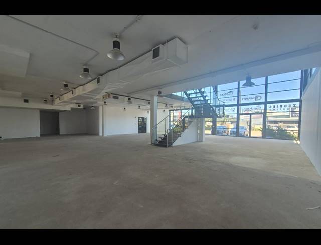 1,640M² SHOWROOM TO LET IN BALLITO DISTRICT